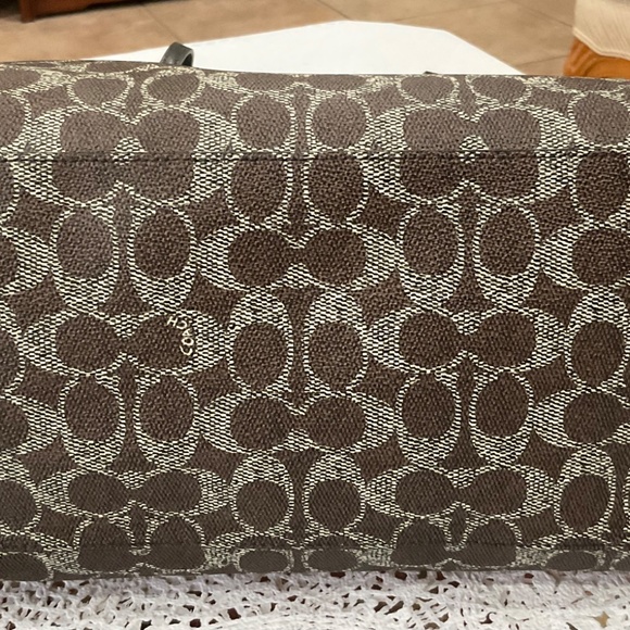 COACH SIGNATURE CANVAS CITY TOTE - Picture 4 of 9